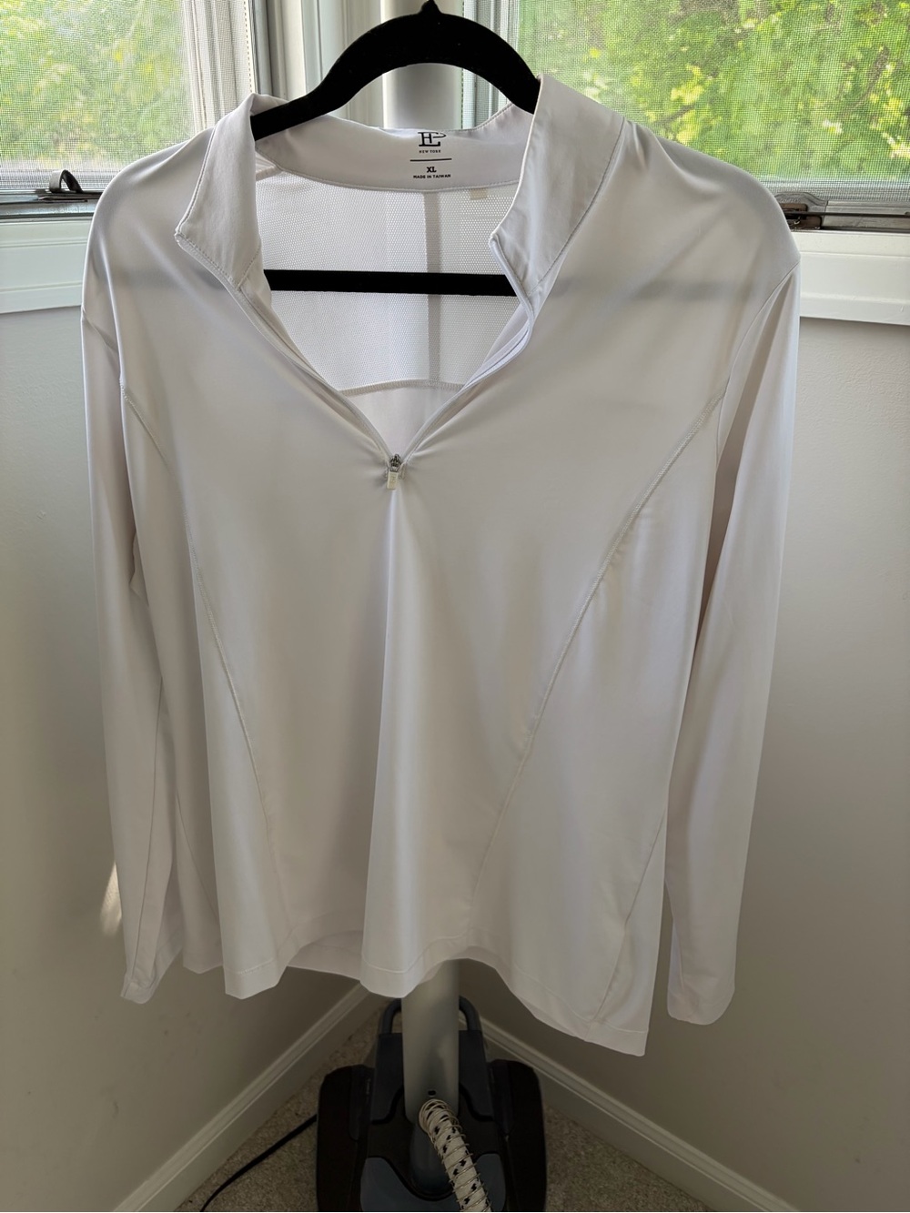 Performance Long-Sleeve V-Neck Top - White